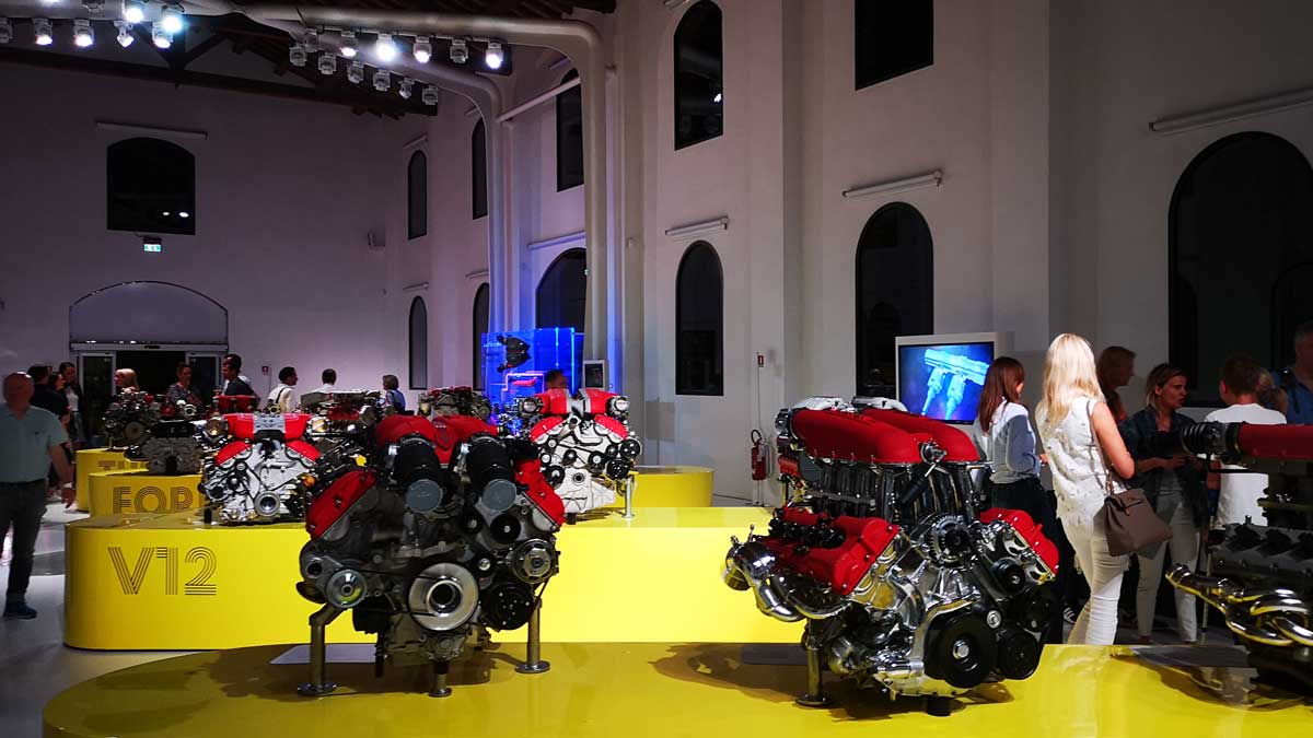 Pure Power: V12 Motoren im Ferrari-Museum in Maranello