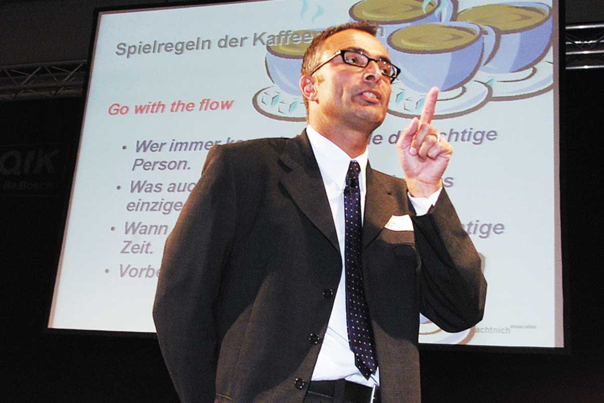 Kick-Off Bosch: Moderator erläutert das Konzept