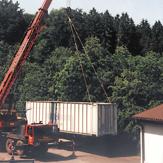 Public Event: Truck-mounted crane for the containers with the Western City